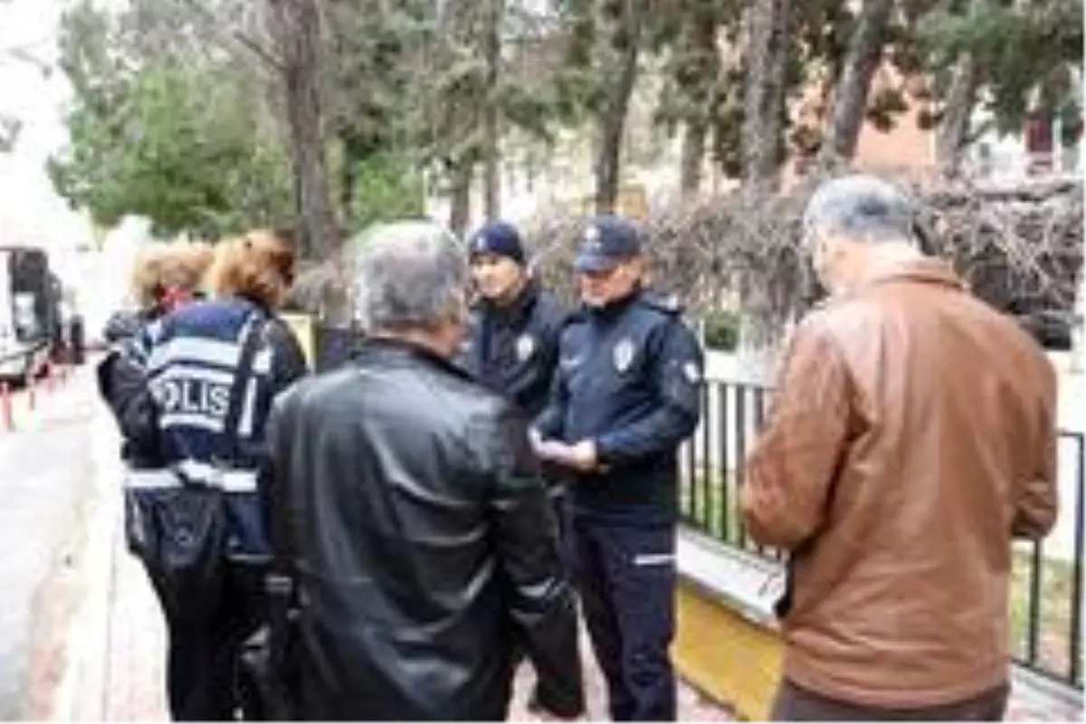 Antalya\'da denetim uygulamasında 2 bin 950 şahıs incelendi
