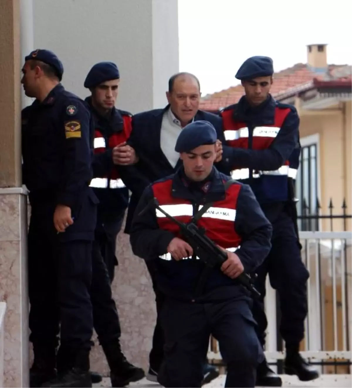 Birlikte yaşadığı kadını öldüren babasına tanıklık etti: Leyla ile Mecnun gibiydiler