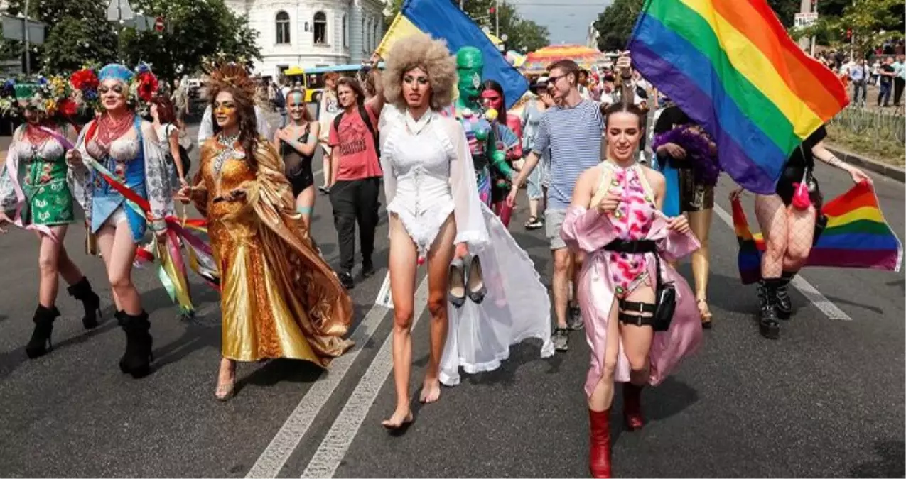 FETÖ\'nün ABD\'deki okulu, LGBT pilot eğitimi için gönüllü oldu