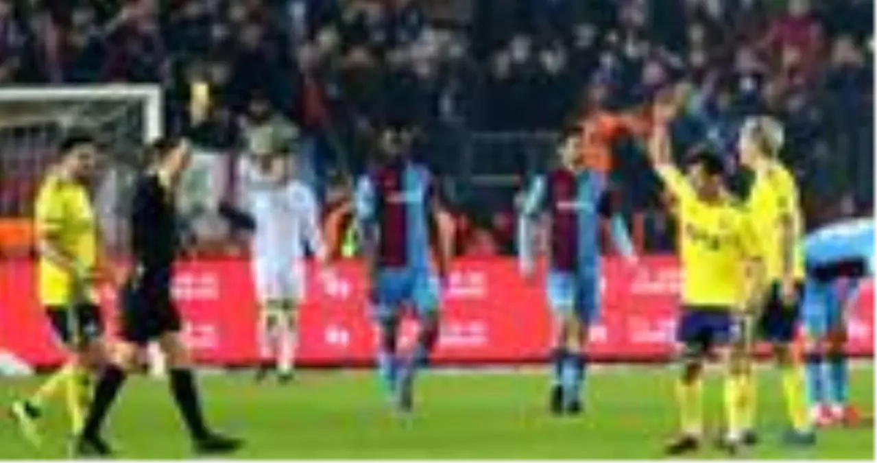 Irkçı mesajlar alan John Obi Mikel, canlı yayında gözyaşlarını tutamadı