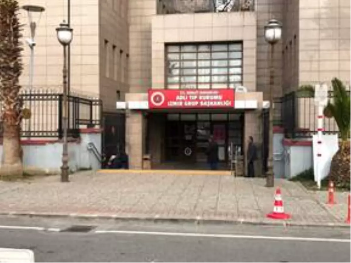 İzmir\'de Suriyeli hamile kadın ve 5 yaşındaki oğlu evde ölü bulundu