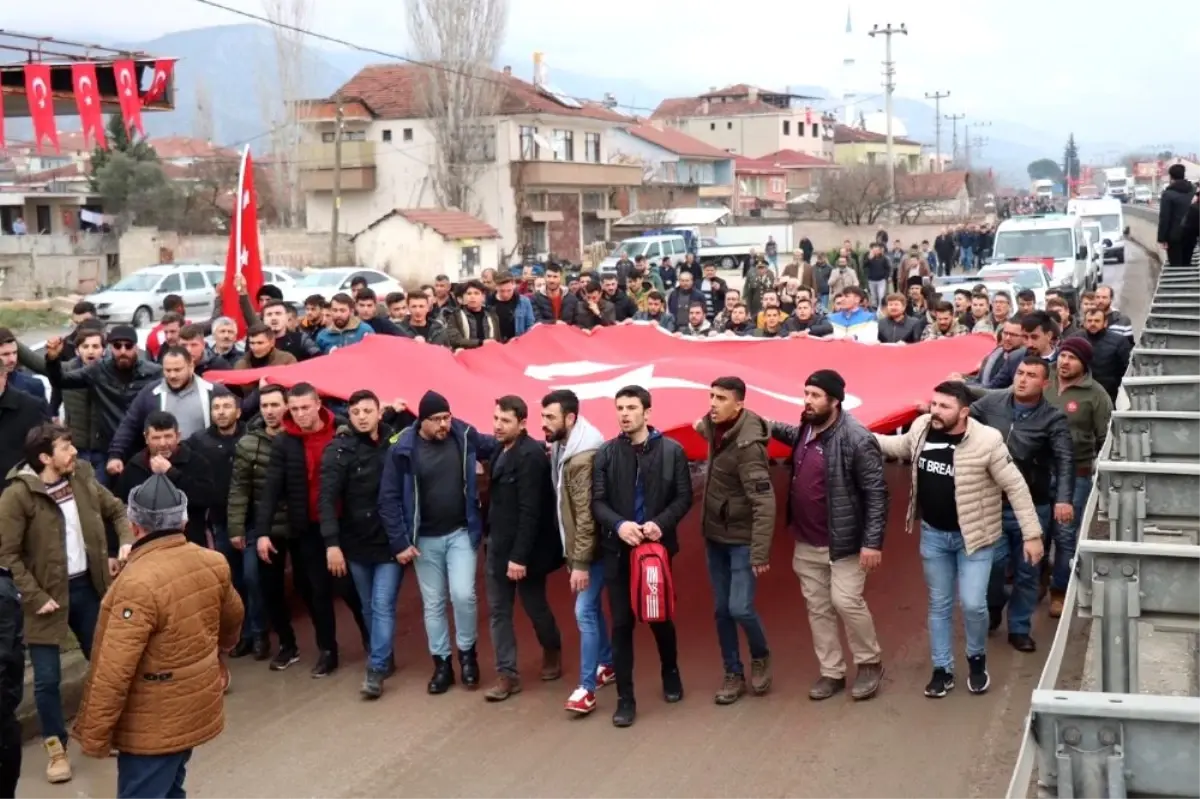 Şehit Uzman Çavuş Halil Demir\'in cenazesi babaevine getirildi