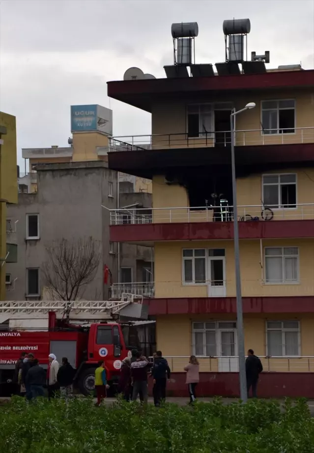 Serik’te ev yangını hasara yol açtı Son Dakika