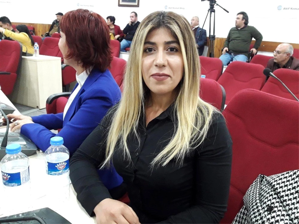 Seyhan Belediye Meclisi Katipliğine CHP\'li Gülcan Bingöl seçildi