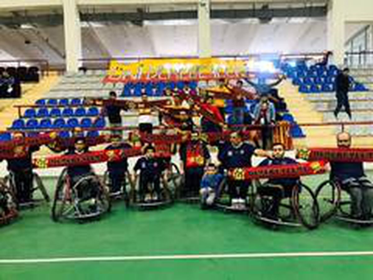 Taraftarlar Derneği\'nden Tekerlekli Sandalye Basketbol takımına destek