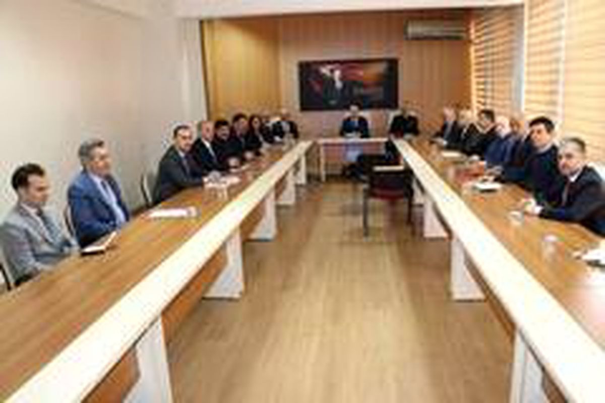 Vali Dağlı Vatandaşları dinledi