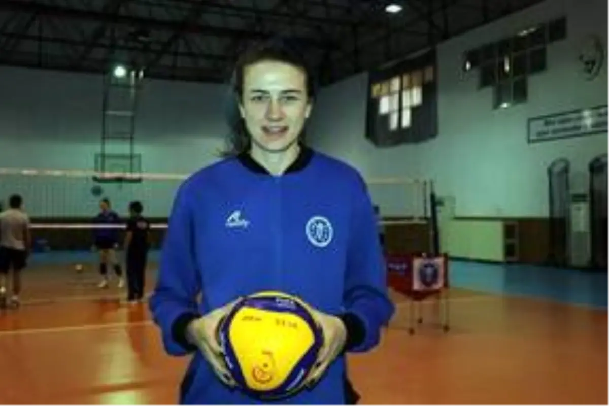 Voleybolun "Mavi Efe"si performansıyla göz dolduruyor