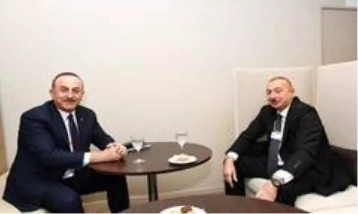 Bakan Çavuşoğlu\'na Azerbaycan\'dan \'Dostluk\' madalyası