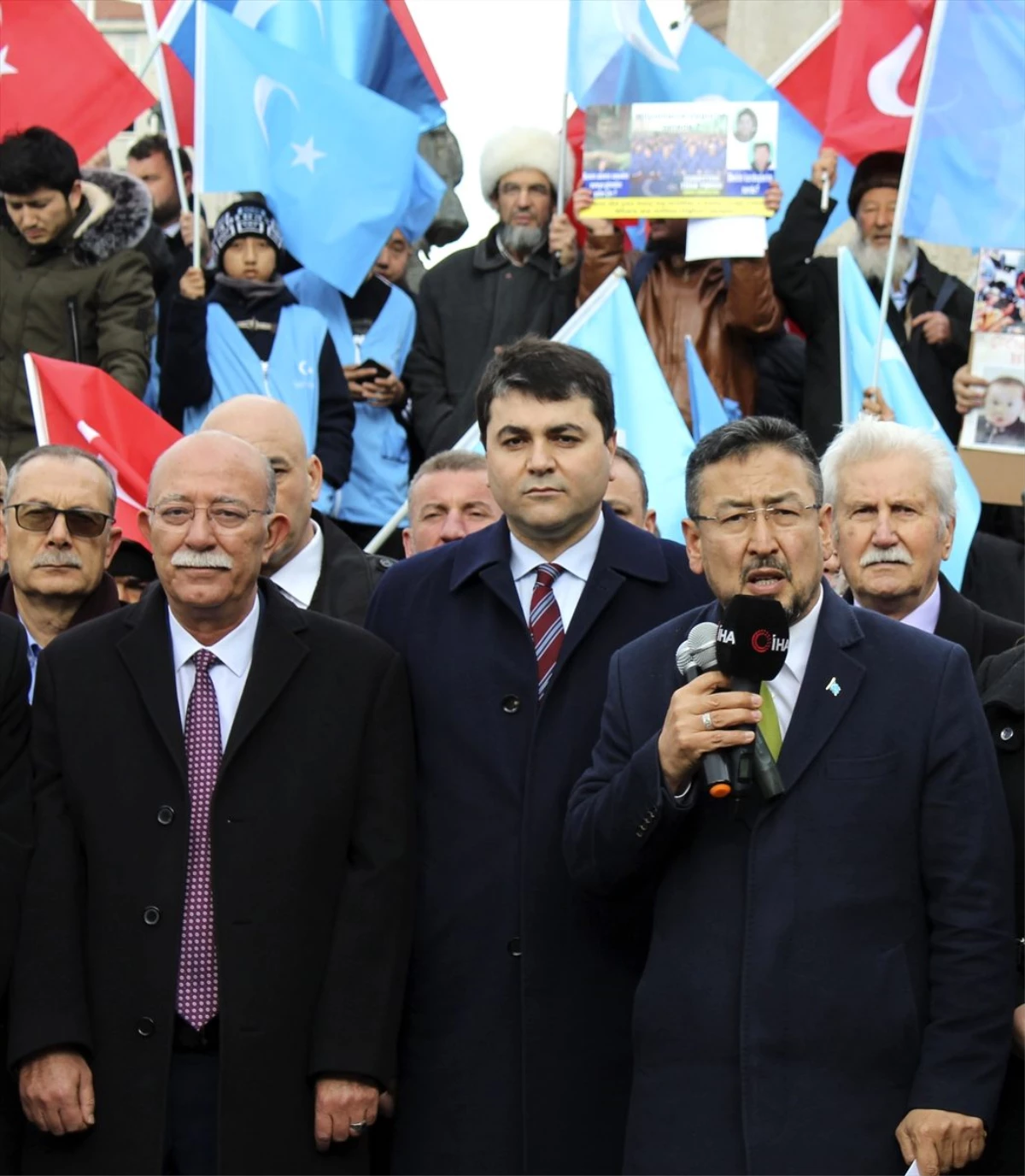 Çin\'in Doğu Türkistan politikaları başkentte protesto edildi