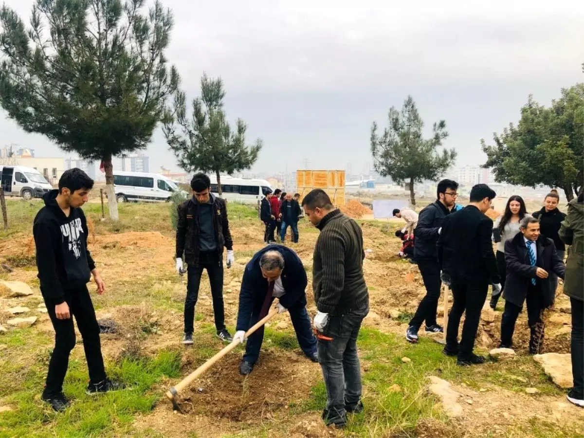 Çocuklar, Çocuk Hakları Hatıra Ormanına fidan dikti