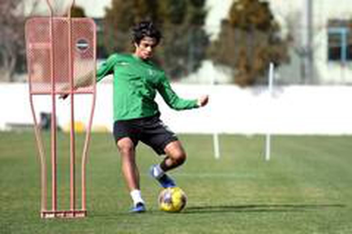 Denizlispor'da Hadi Sacko takımla çalışmalara başladı