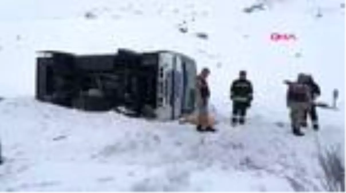 Erzurum halk otobüsü yan yattı, 1 ölü çok sayıda yaralı