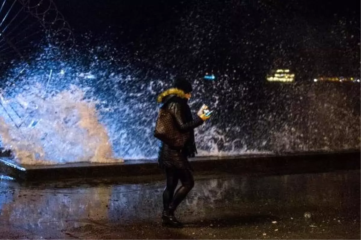 İDO ve Şehir Hatları\'nda sefer iptalleri//Ek bilgi ve fotoğraflarla