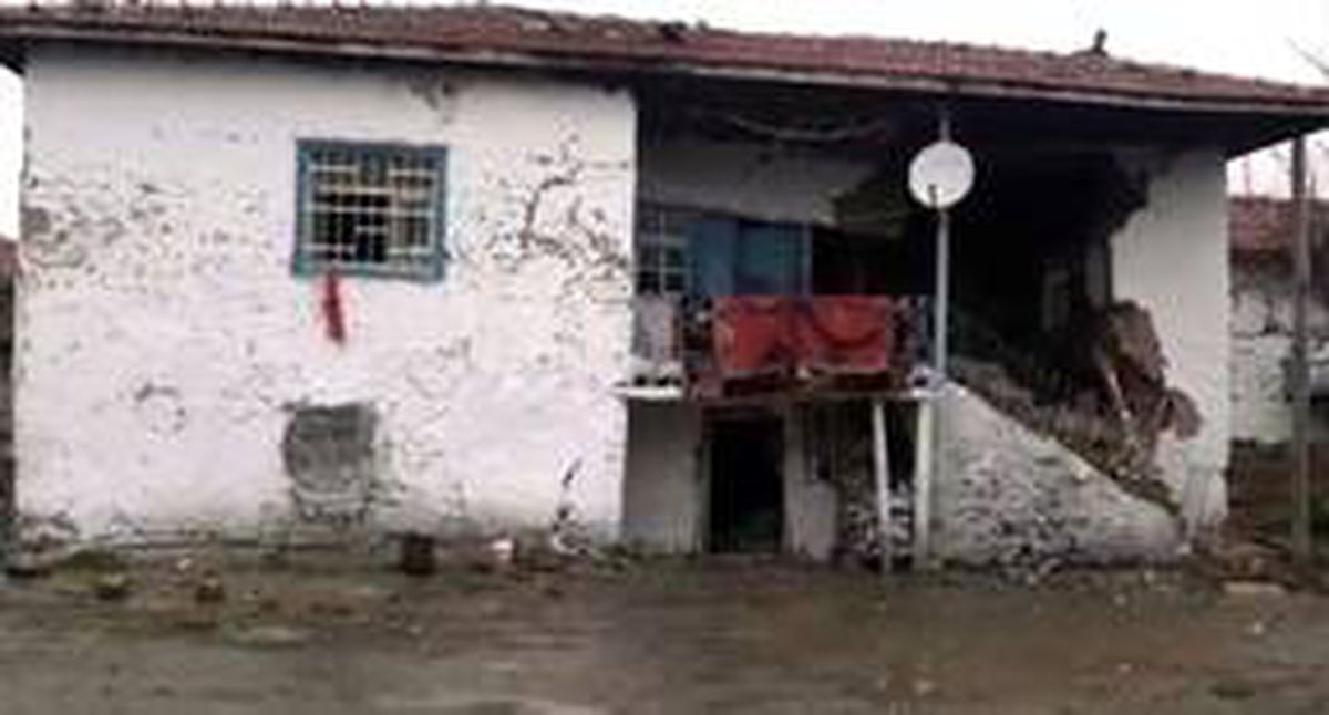 Kırşehir\'de yağış nedeniyle kerpiç evin bir ölümü çöktü