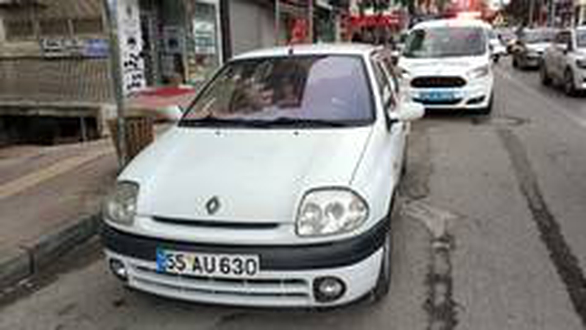 Otomobilin çarptığı öğrenci yaralandı