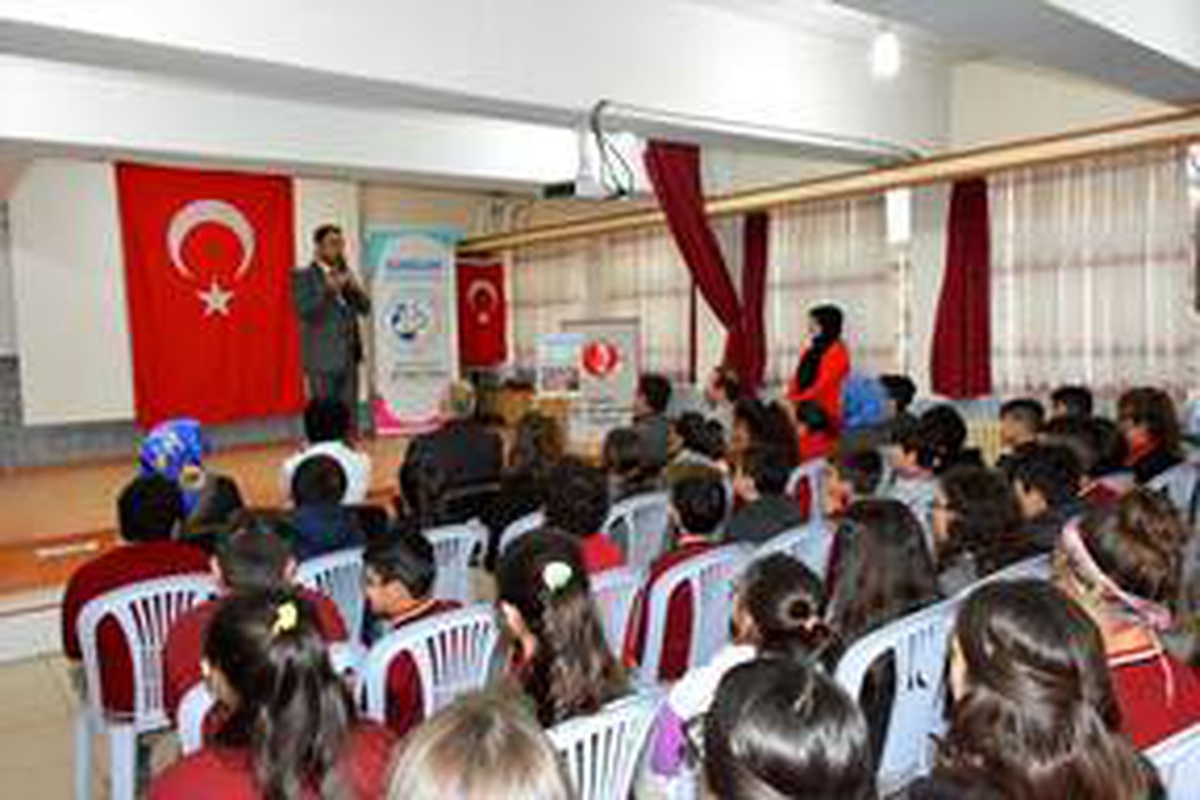 Sorgun Belediye Başkanı Ekinci, öğrencilere belediye başkanlığını anlattı