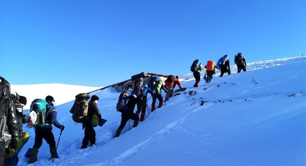 Zigana Dağı\'nda -15 derecede kış eğitimi