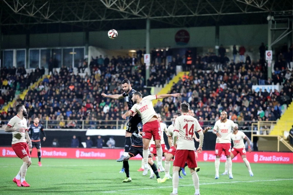 Ziraat Türkiye Kupası: Aytemiz Alanyaspor: 1 - Galatasaray: 0 (İlk yarı)