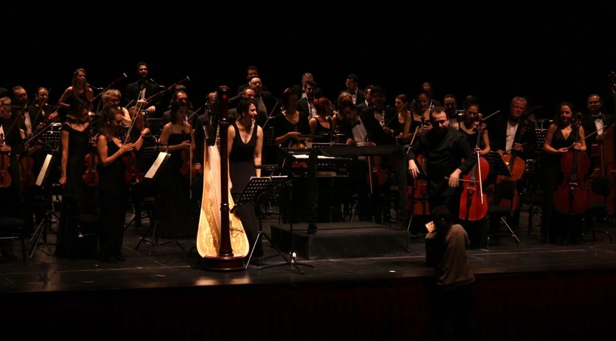 Antalya Devlet Opera ve Balesi "Fonikler Köyü"nü sahneledi