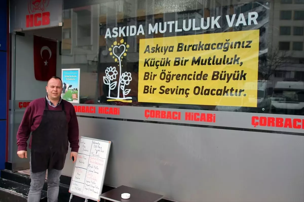 "Askıda mutluluk" uygulamasıyla ihtiyaç sahibi öğrencileri sevindiriyor