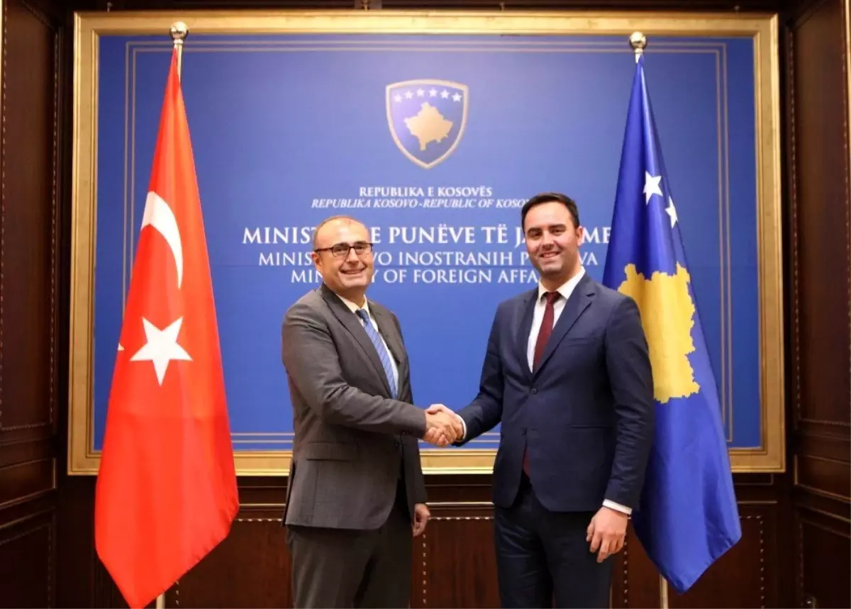 Büyükelçi Sakar, Kosova\'nın yeni Dışişleri Bakanı\'nı ziyaret etti