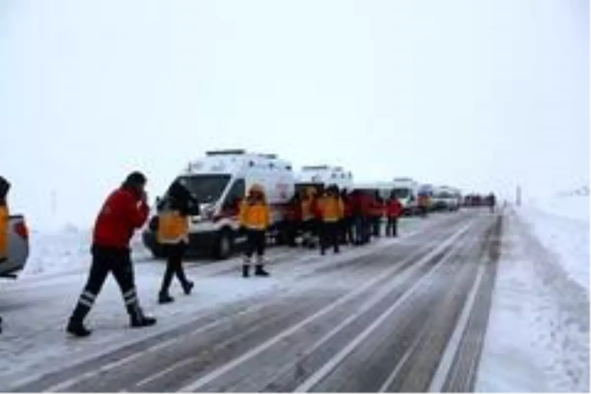 Çığ bölgesinde tehlike devam ediyor