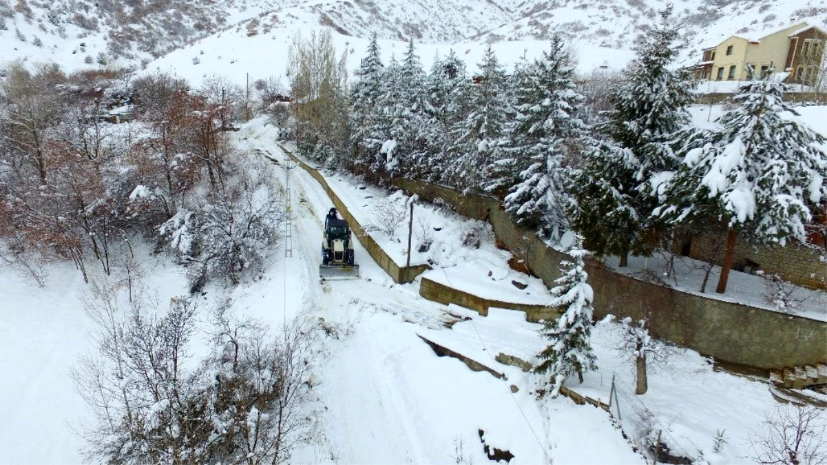 Erzincan\'da kar ve tipiden 92 köy yolu kapandı