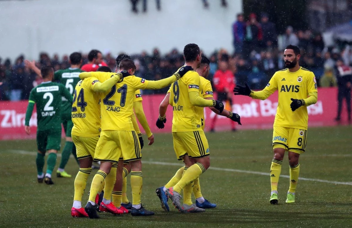 Fenerbahçe, Mevlüt Erdinç\'in sözleşmesini uzatma kararı aldı
