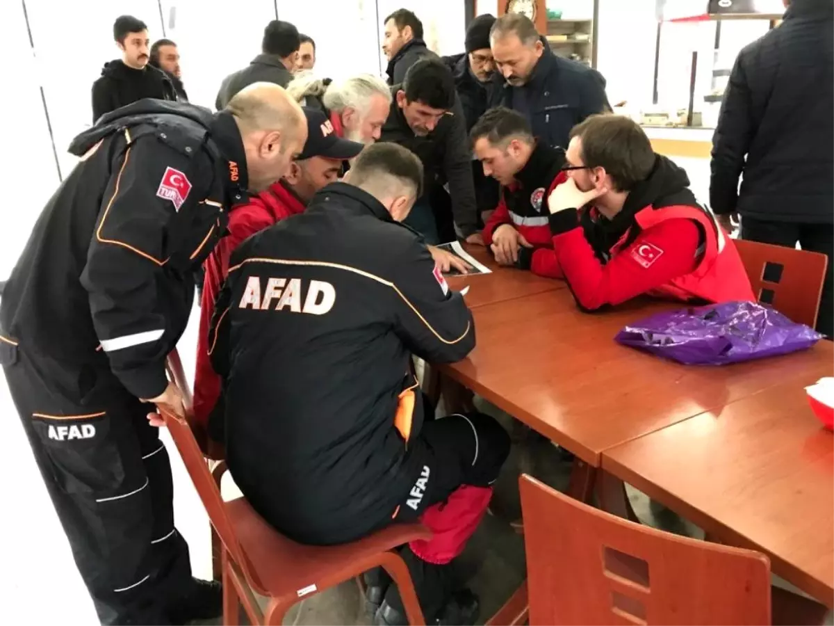 Kayıp iş makinesi operatörü 3. günde aranmasına devam ediliyor