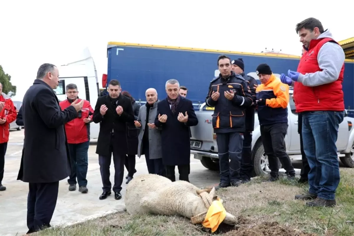 Kırklareli\'nden depremzedelere yardım