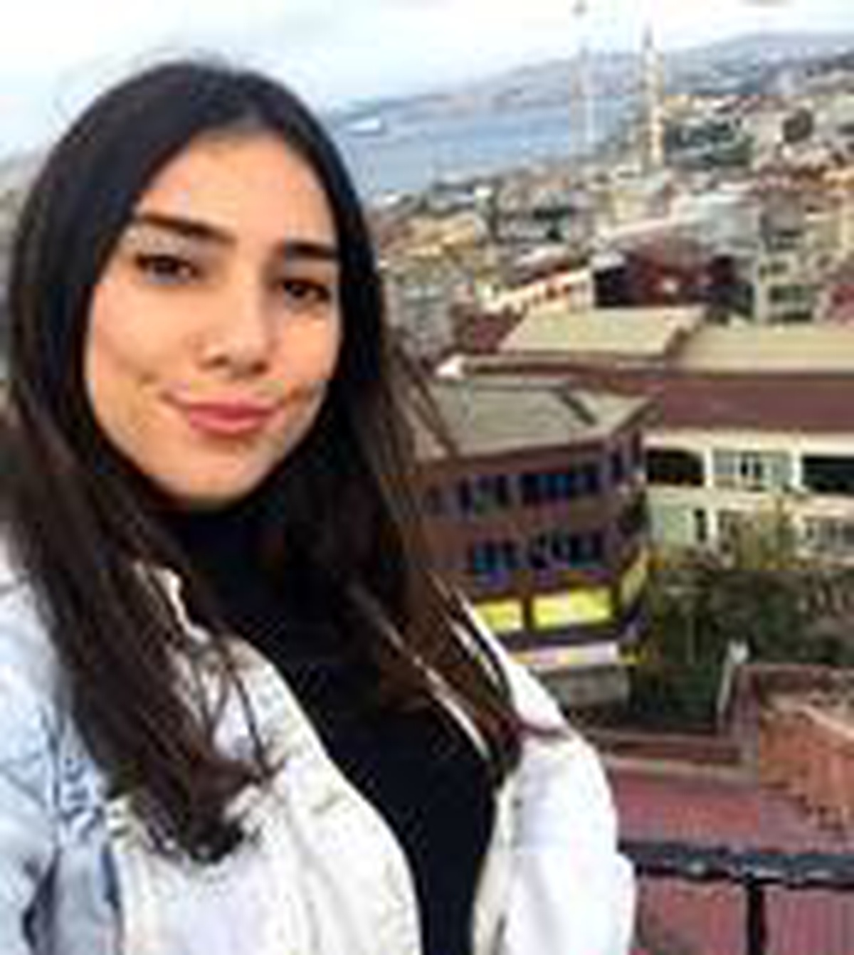 Songül, arkadaşıyla görüşmek için İstanbul\'a gitmiş