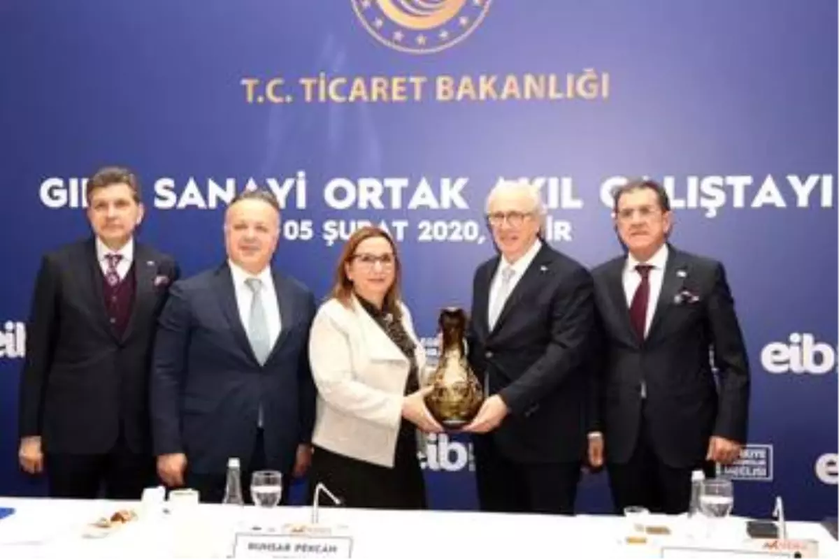 Ticaret Bakanı Ruhsar Pekcan\'dan Gıda ihracatçılarına açık çek