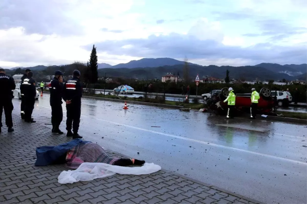 Yağışta kontrolden çıkan otomobil takla attı: 1 ölü, 1 yaralı