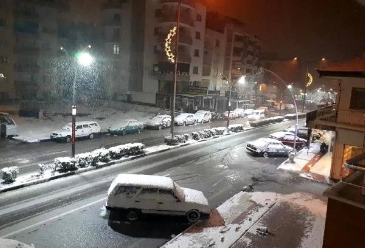 Alaşehir\'in 15 mahallesinde, taşımalı eğitime kar engeli
