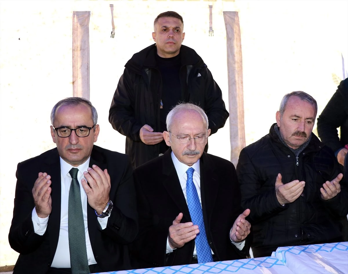 CHP Genel Başkanı Kılıçdaroğlu Kocaeli\'nde ziyaretlerde bulundu