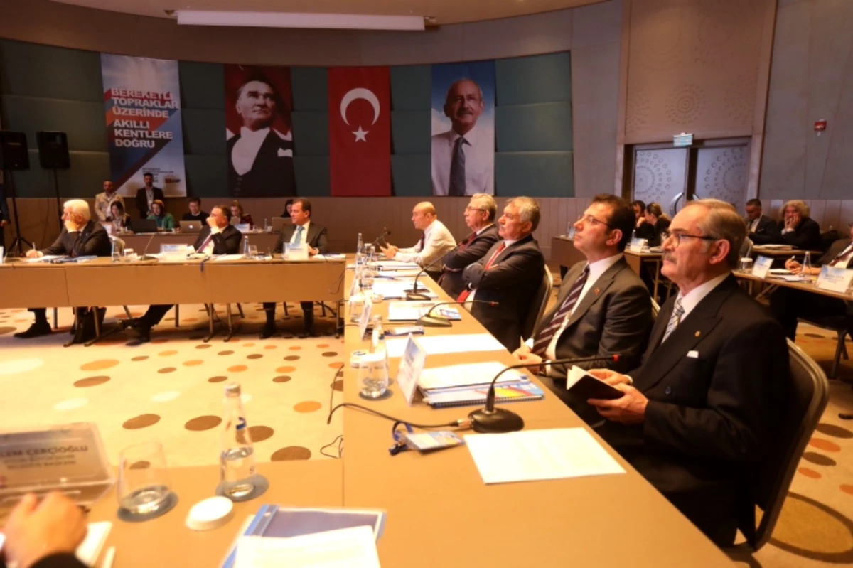 CHP\'li Büyükşehir Belediye Başkanları bu kez Adana\'da bir araya geldi