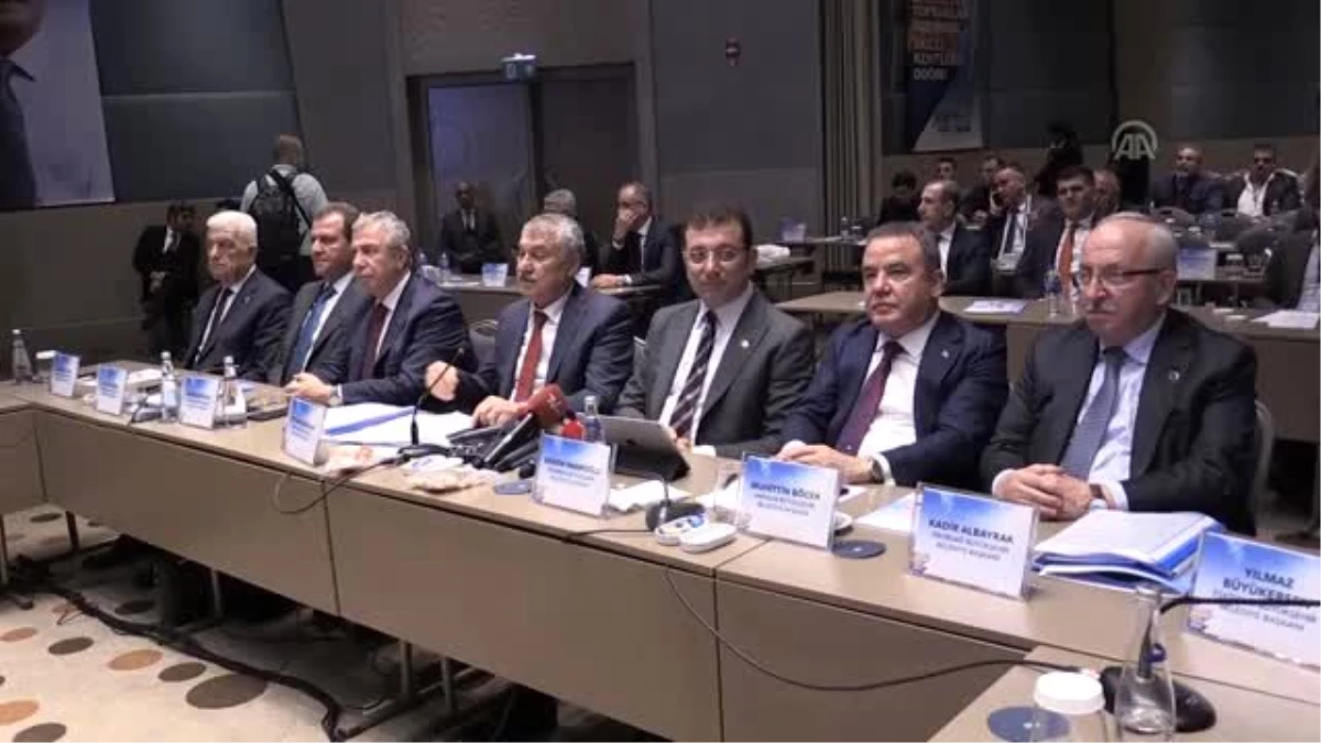 CHP\'li büyükşehir belediye başkanlarının Adana toplantısı sona erdi