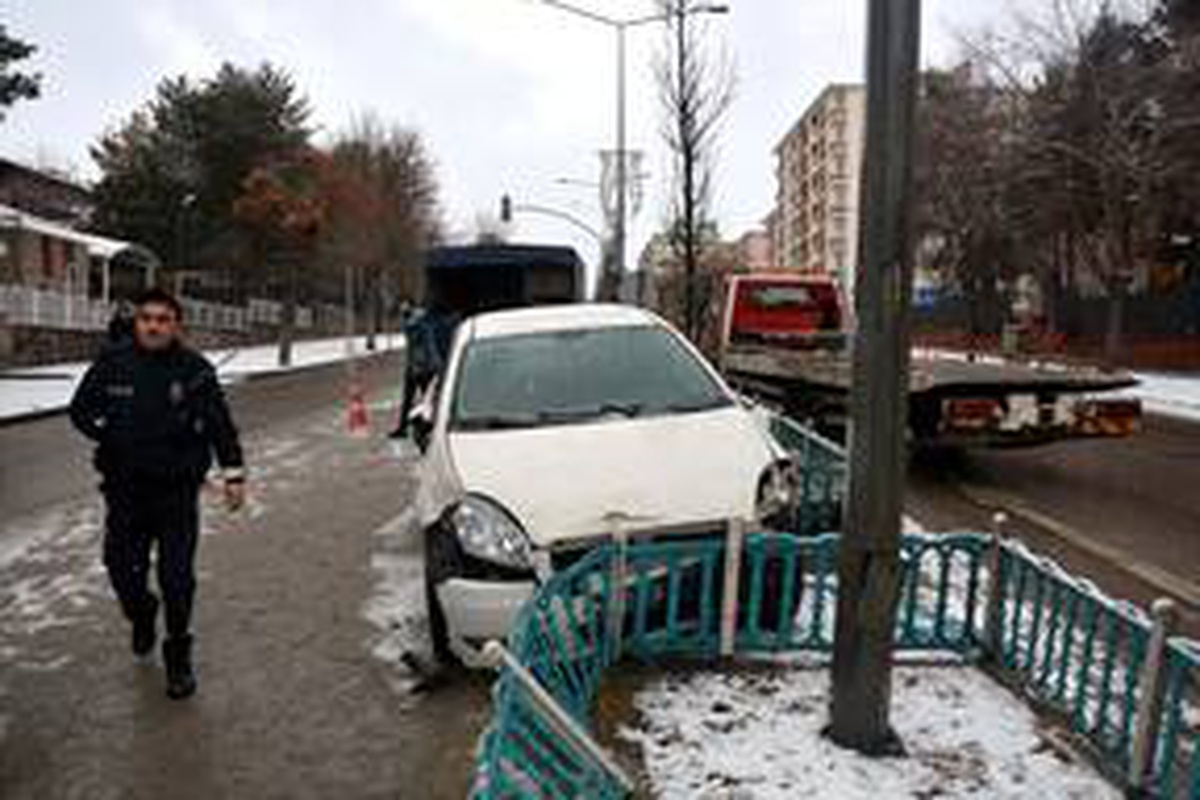 Erzurum, Kars ve Ardahan\'da kar ve fırtına etkili oluyor