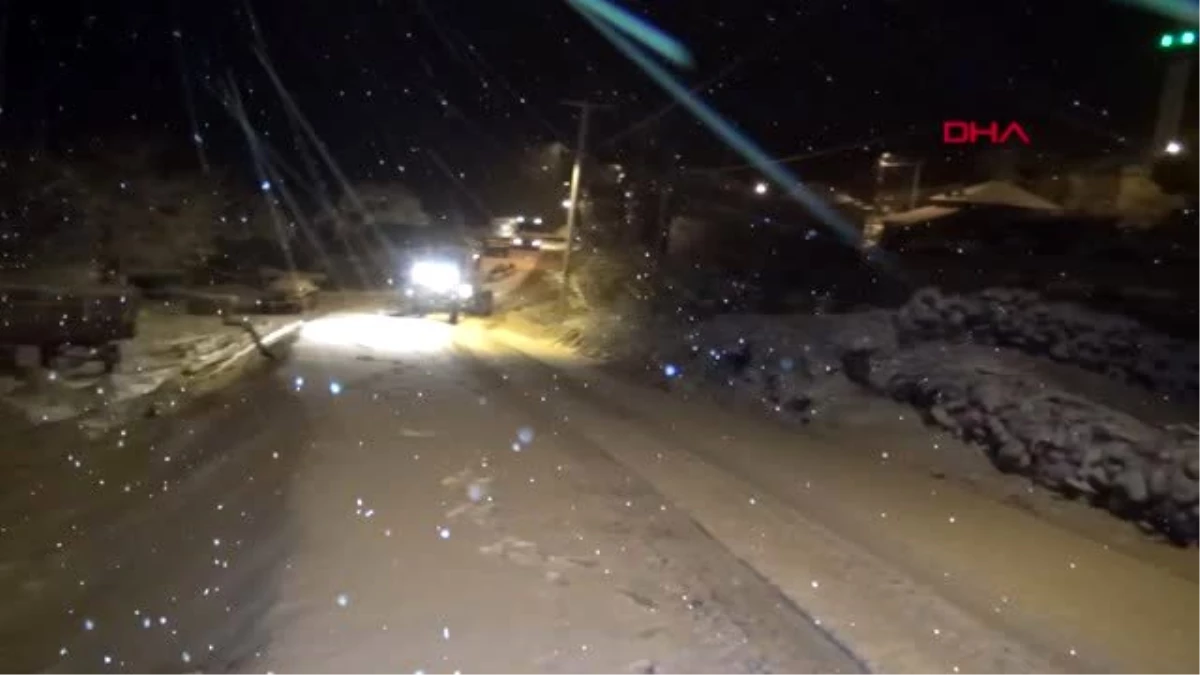 İzmir kınık\'ta 3 kırsal mahallenin kar nedeniyle kapanan yolu açıldı