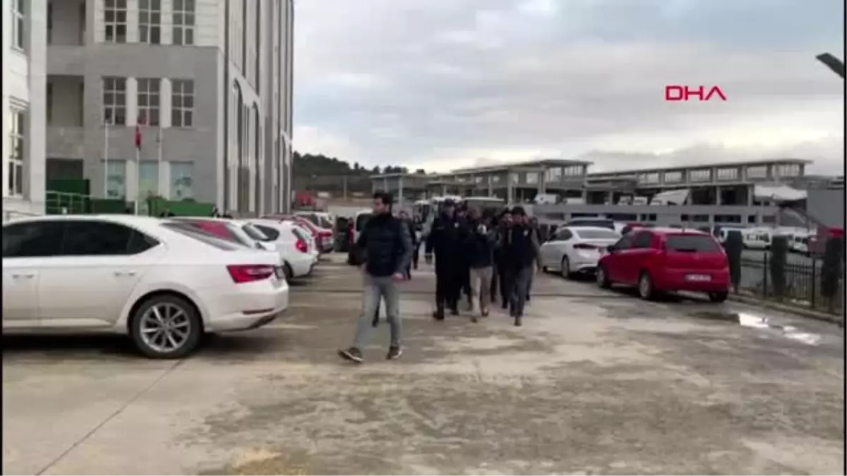 Kocaeli banka hesaplarını boşaltan 24 kişi yakalandı