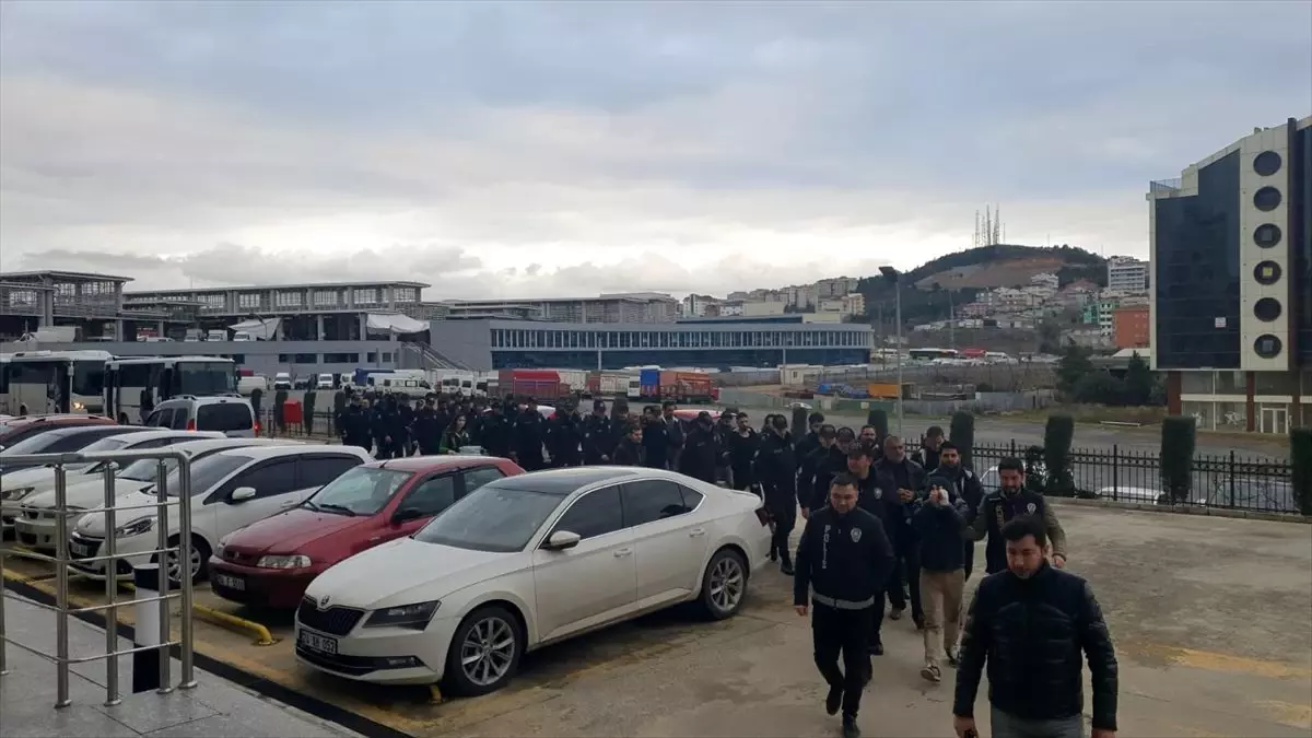 Kocaeli merkezli 4 ilde düzenlenen suç örgütü operasyonunda 24 zanlı tutuklandı