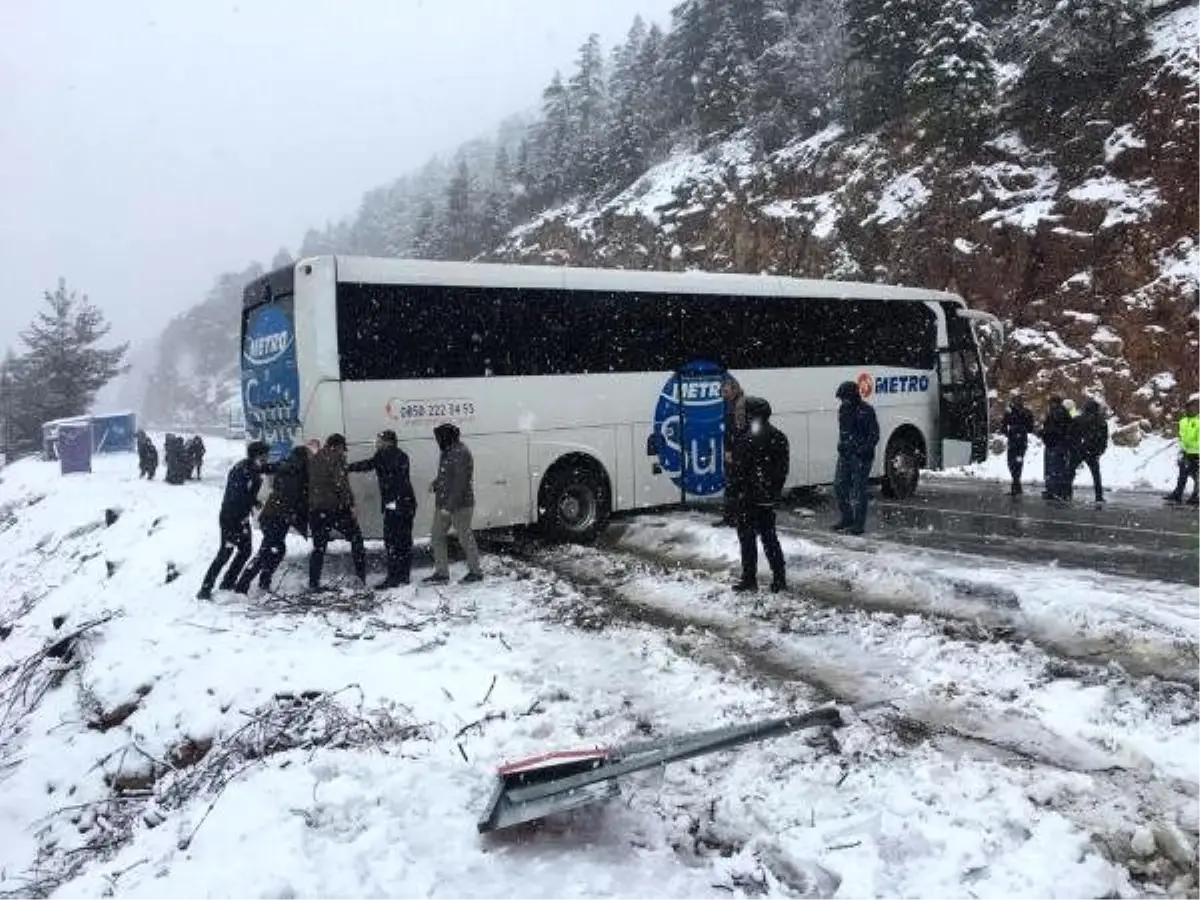 Konya yolunda kar yağışı (3)