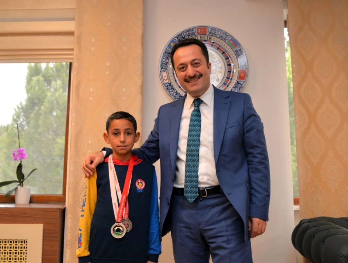 Küçük Şahin, Bilecik\'i Türkiye Şampiyonası\'nda temsil edecek