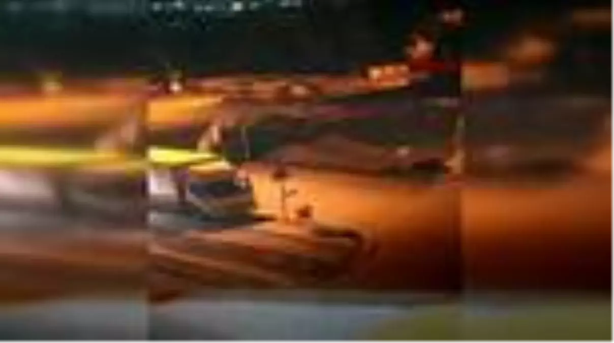 Malatya\'da fırtına; direk yerinden söküldü, taziye çadırı uçtu