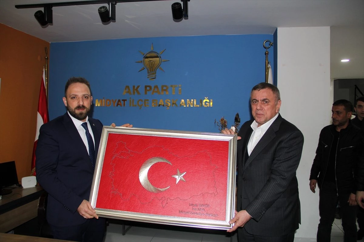 Midyat Belediye Başkanı Şahin, AK Parti İlçe Başkanı Yarış\'ı ziyaret etti