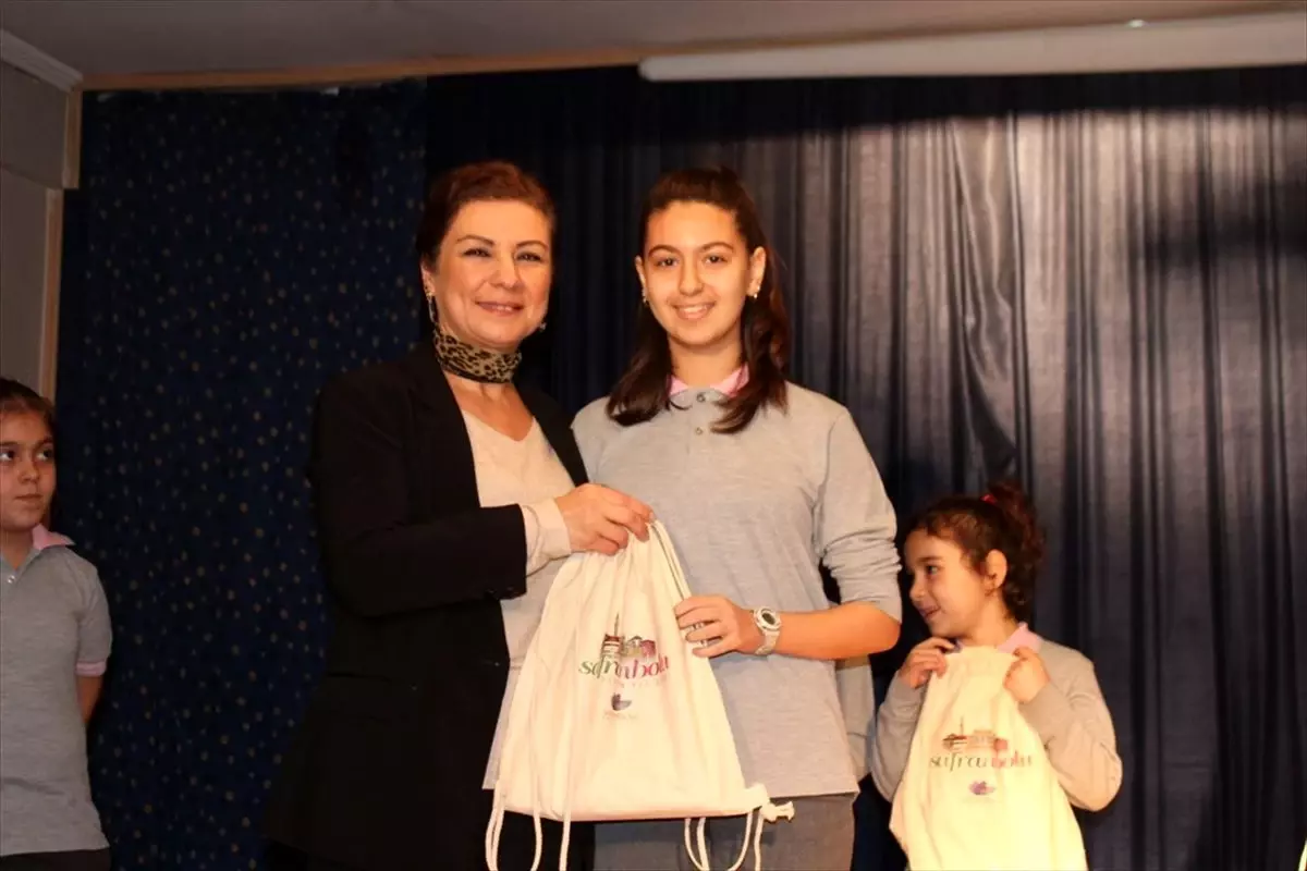 Safranbolu Belediye Başkanı Elif Köse başarılı öğrencileri ödüllendirdi