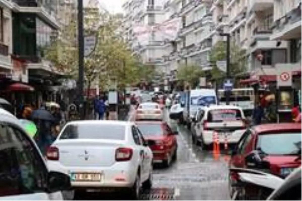 Samsun\'un en işlek caddesi araç trafiğine açıldı