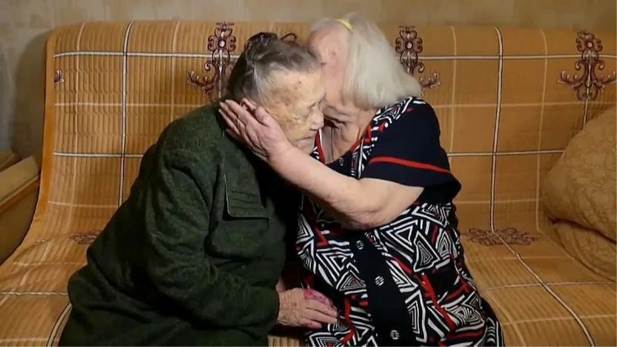 Savaşta birbirinin izini kaybeden Rus kız kardeşler 78 yıl sonra kavuştu
