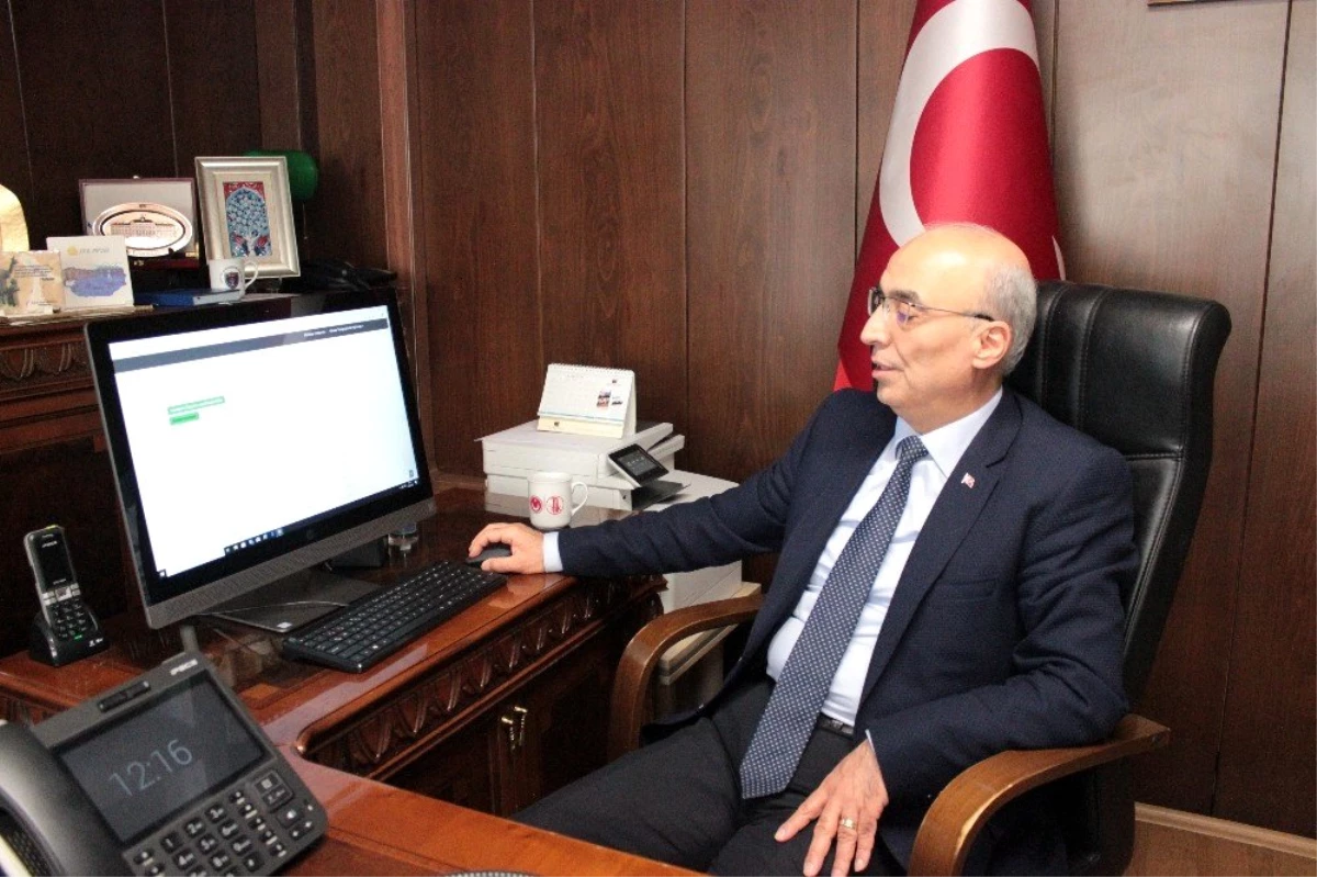 TDK Başkanı Gülsevin, taşınabilir cihazlar için \'Türkçe Sözlük\' uygulamasının kullanıcıların...