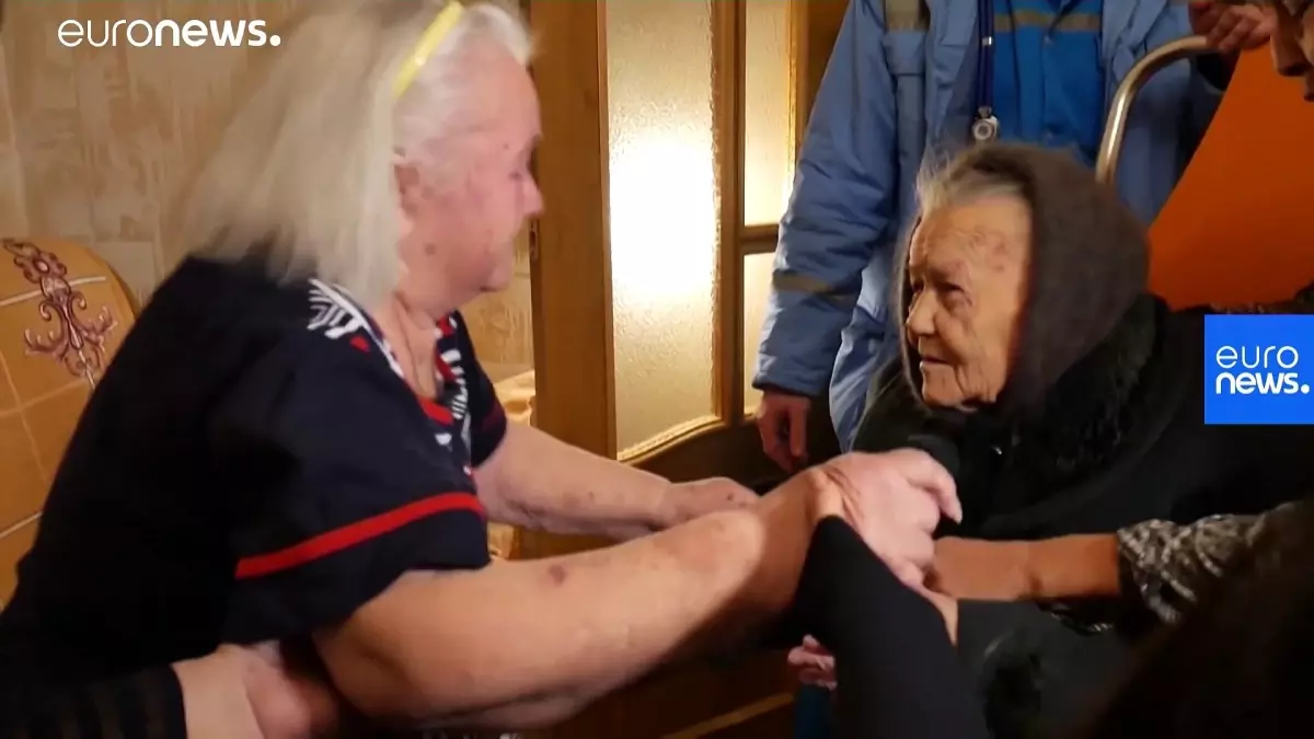 Video: Savaşta birbirinin izini kaybeden Rus kız kardeşler 78 yıl sonra kavuştu